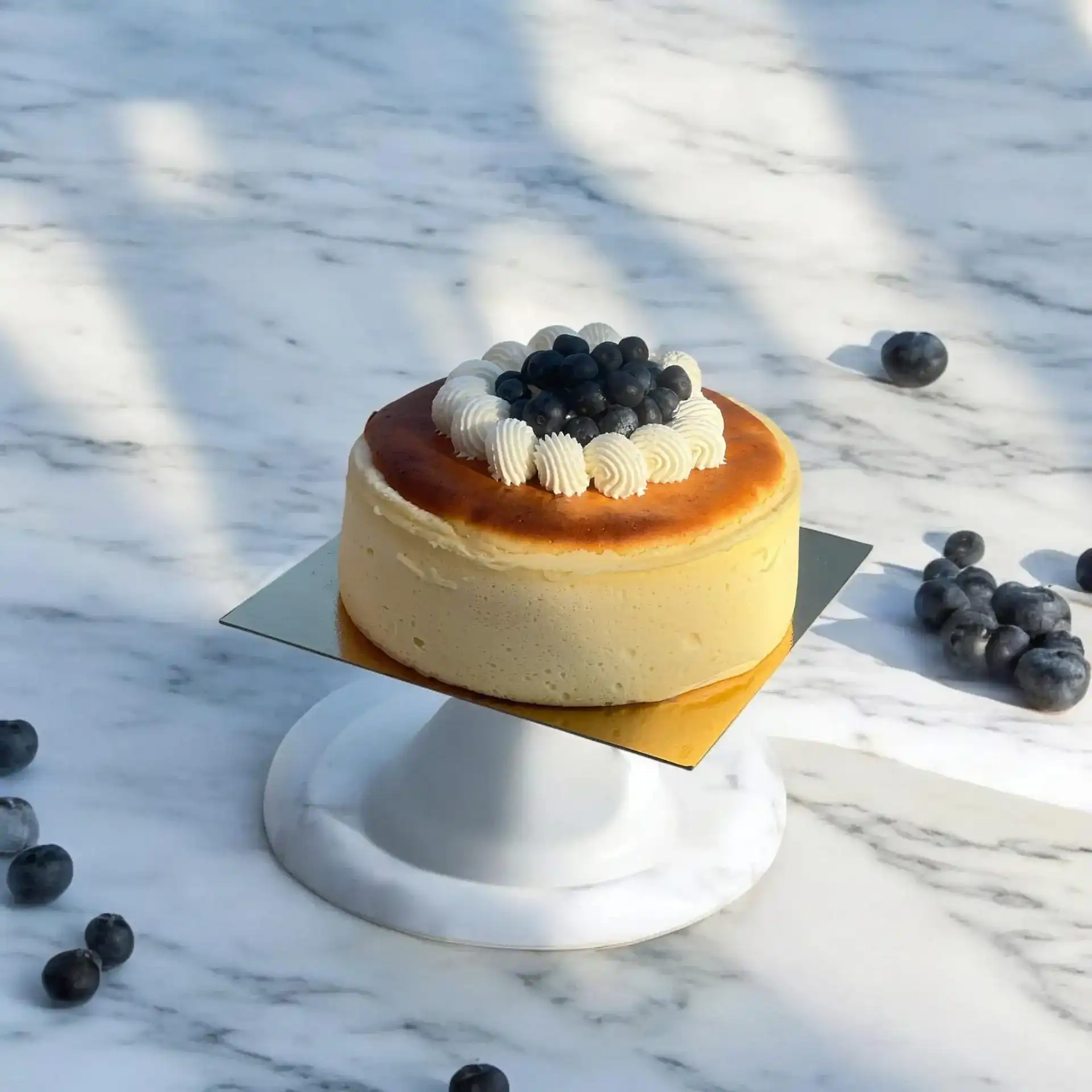 המלכה בלבן | ALIN’S