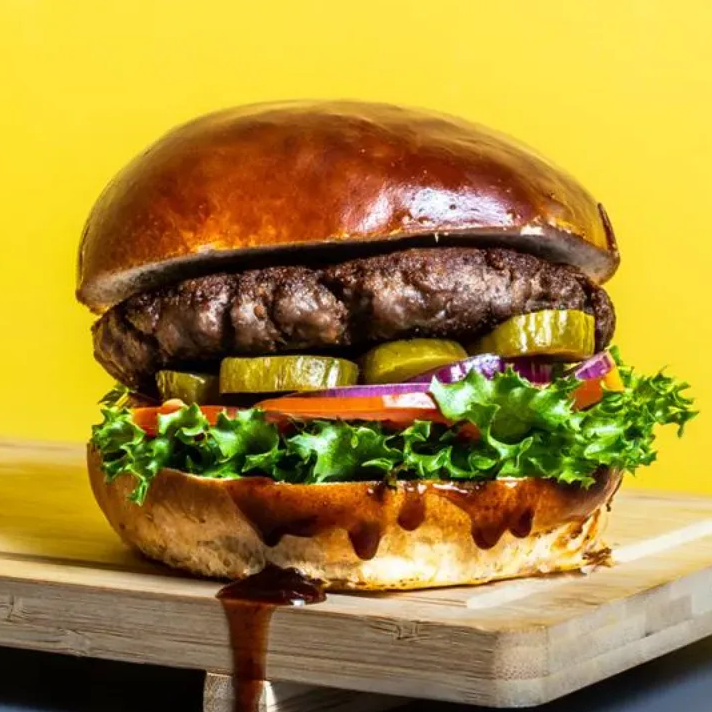 המבורגר 200 גרם + שתייה – חוויית טעם עוצמתית | גורילה בורגר