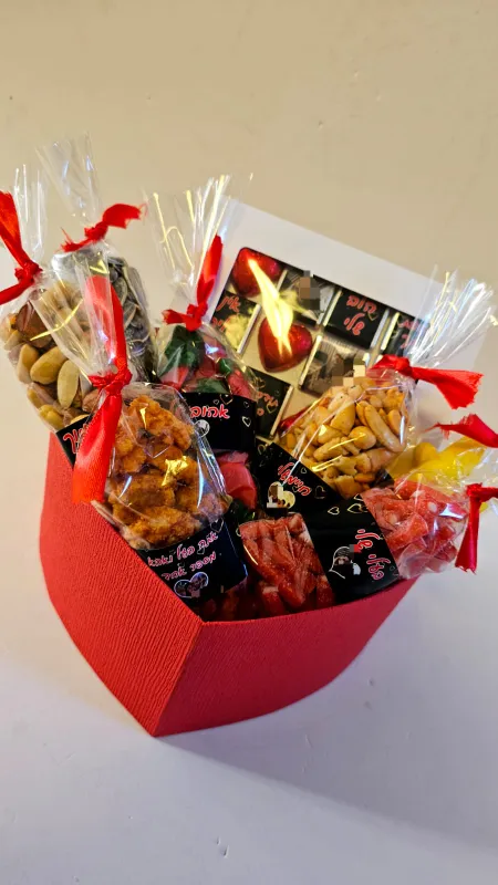 מארז פיצוחים💛❤️