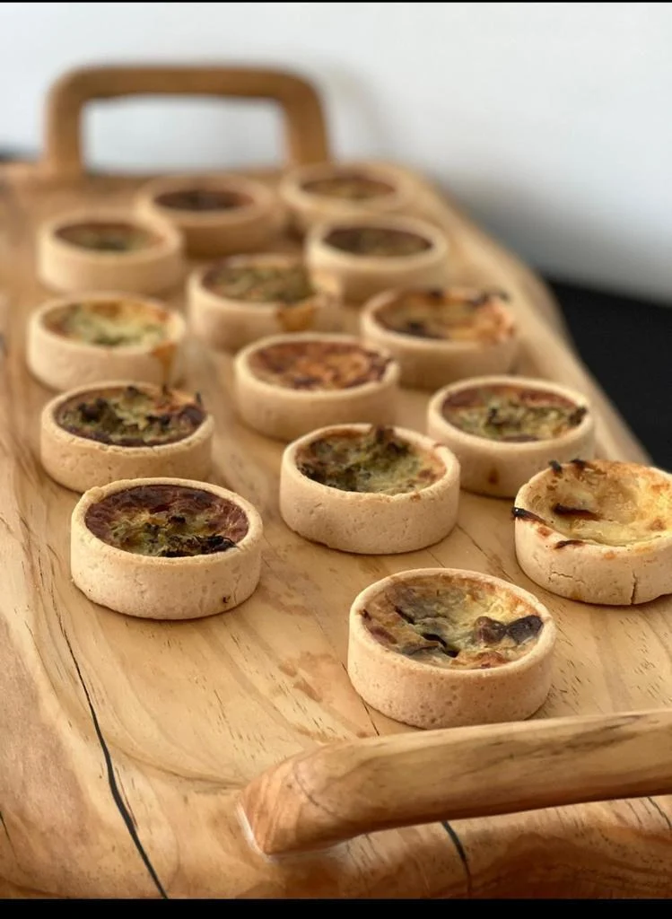 מגשי אירוח וכיבוד