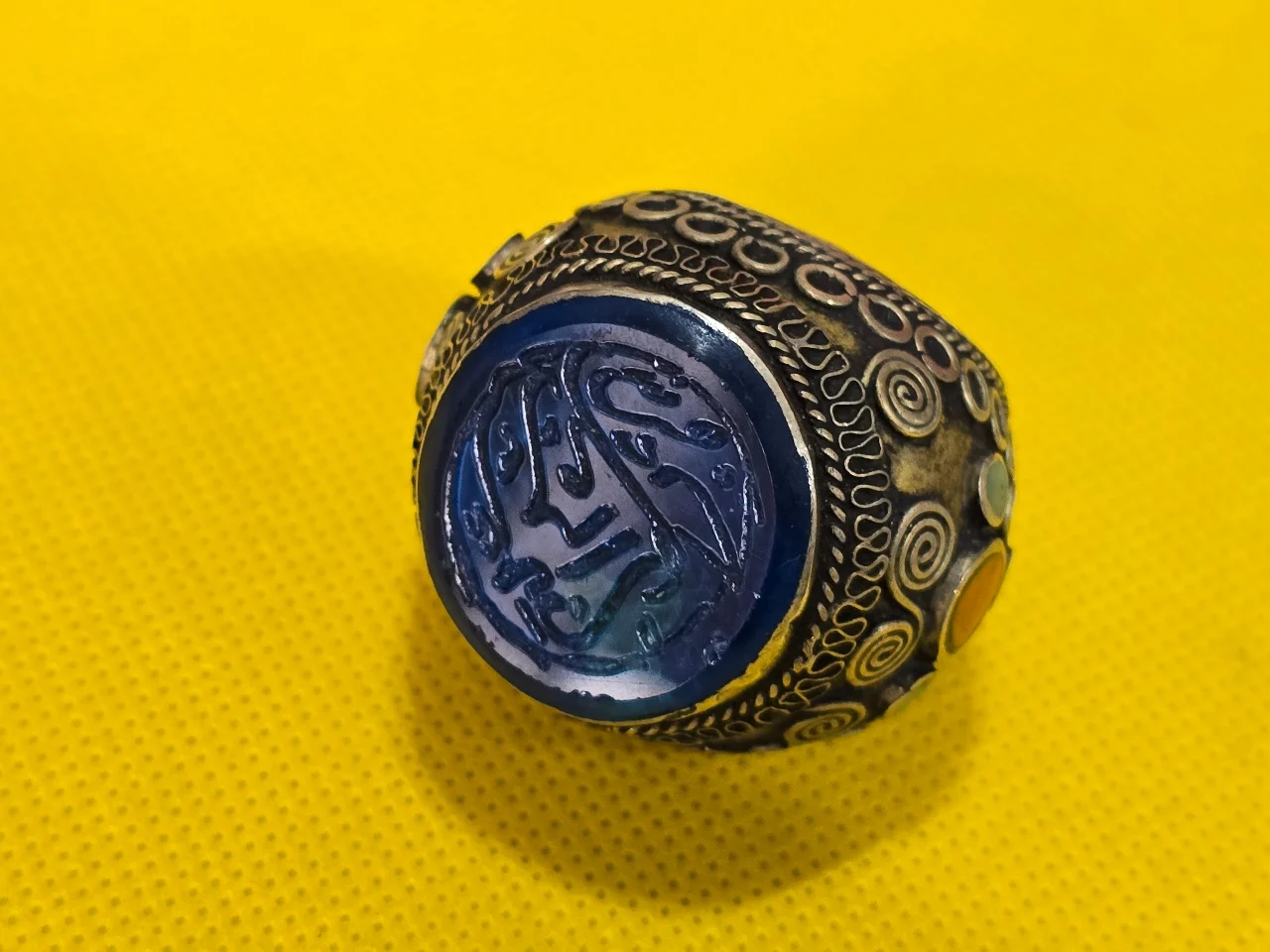 טבעת איסלמית לגבר  עבודת פיליגרן עם אבן לאפיס לזולי טבעת חותם מידה 8
