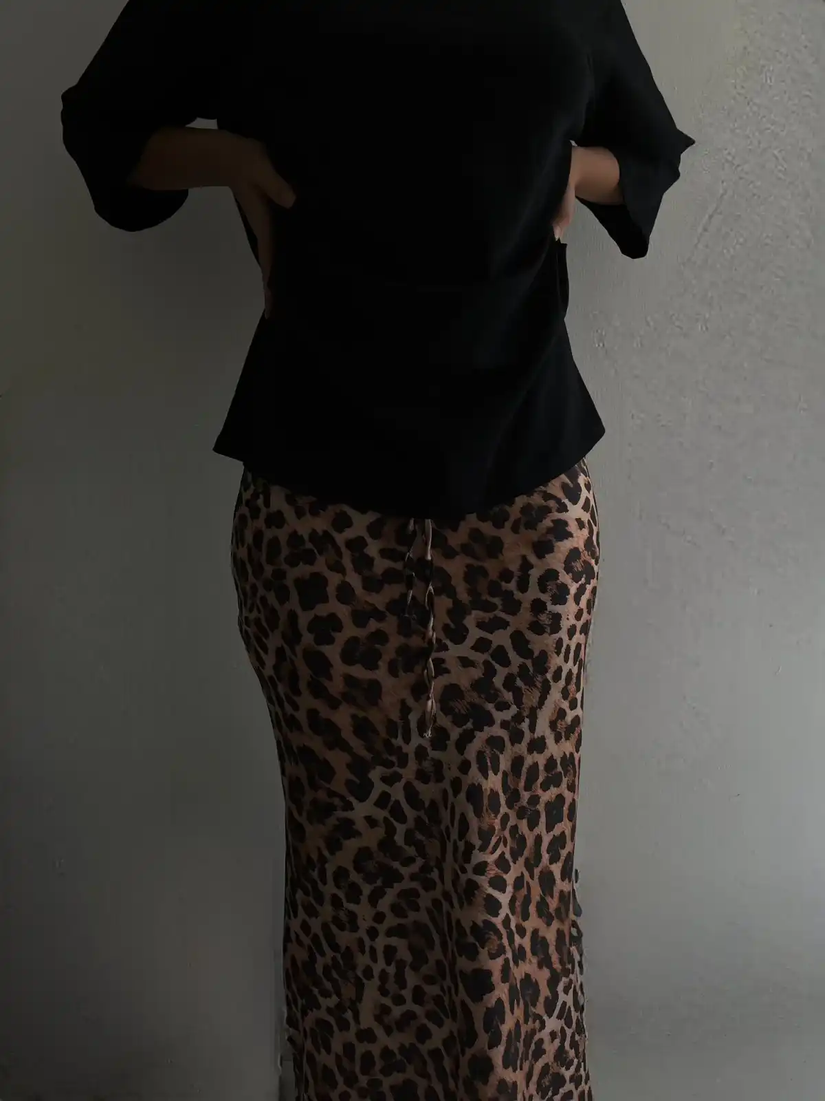 חצאית בד סאטן משי - מנומר 2