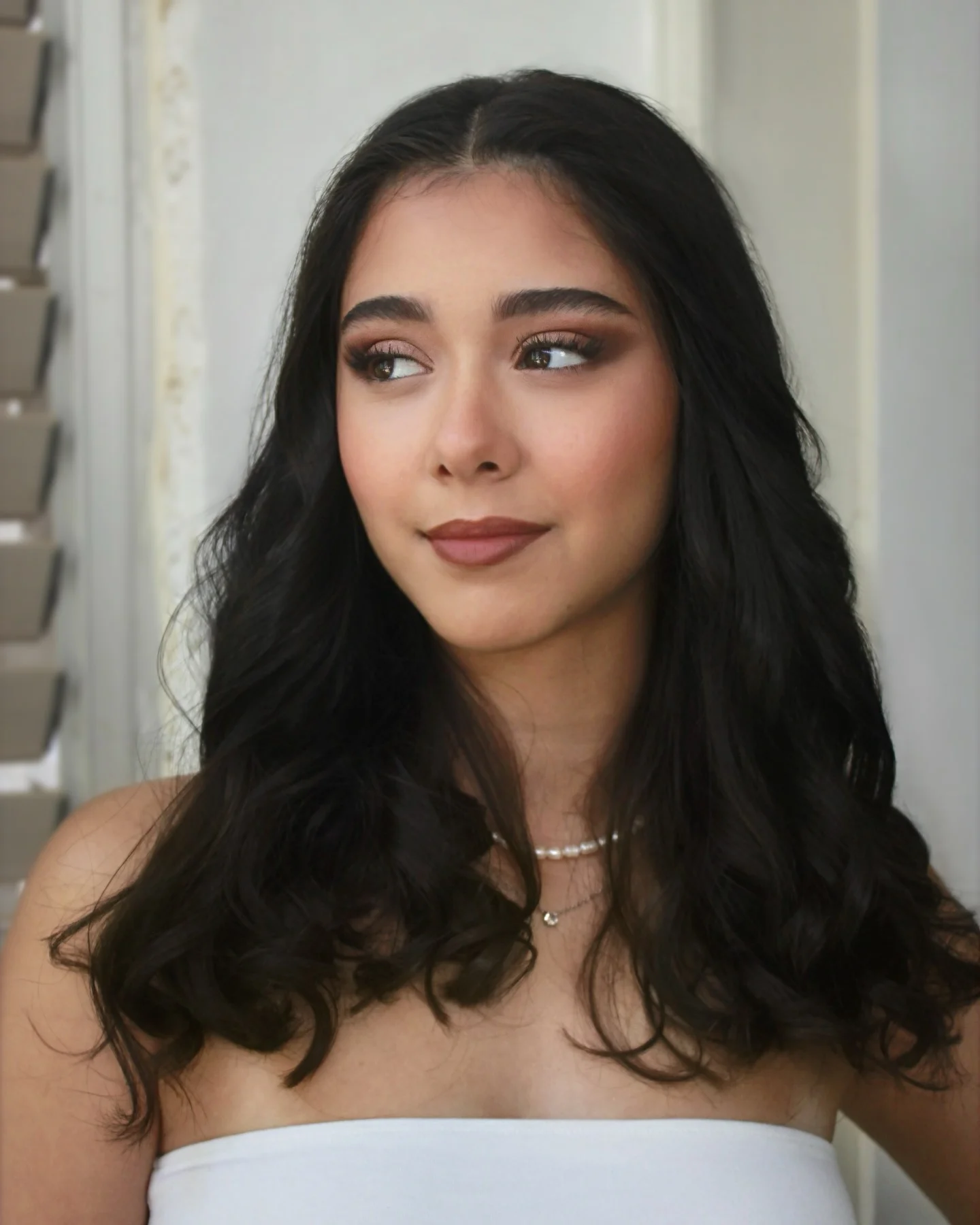 איפור ערב ברחובות – מראה מושלם לכל אירוע | טל אפלבוים