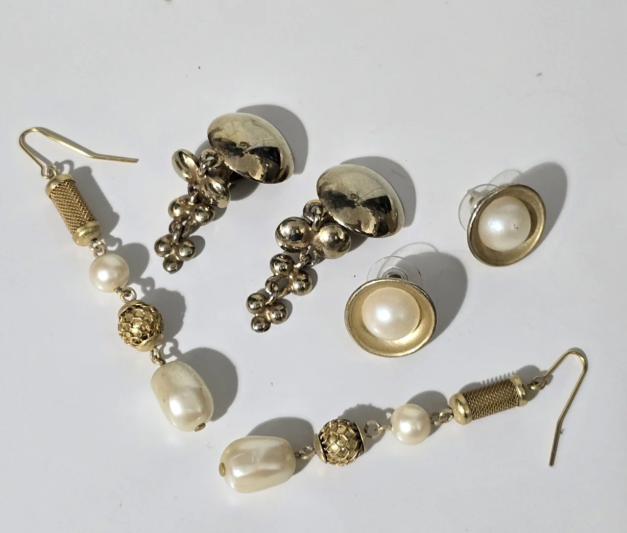 לוט של 3 זוגות עגלים אחד קליפס .ותלויים ...ועגיל עם חור