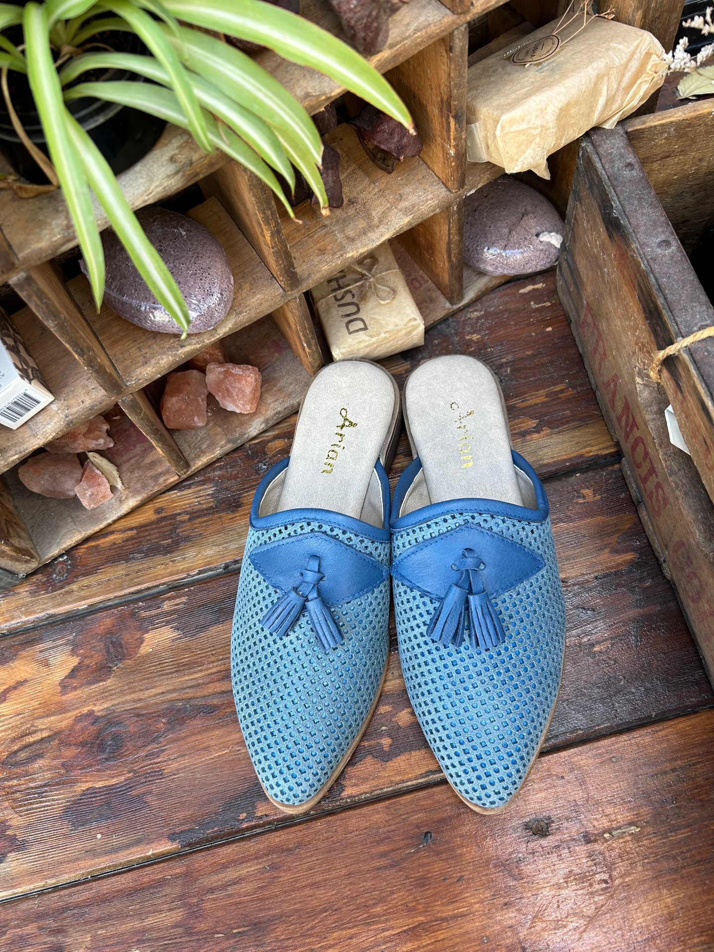 כפכף דונה עור ג'ינס