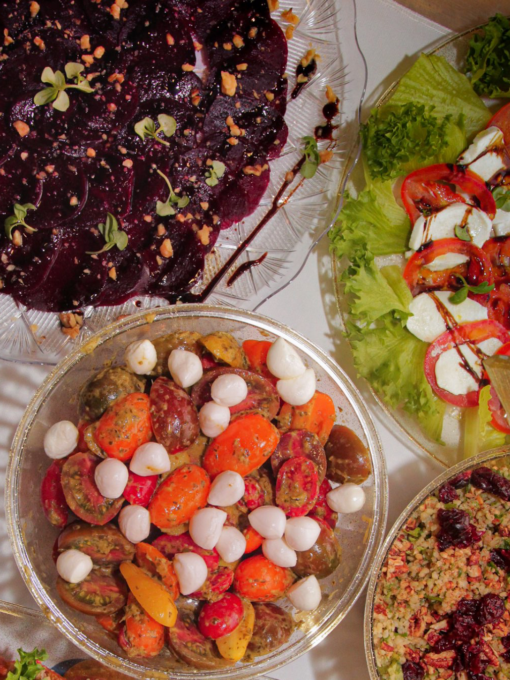 סלטים מרכזיים לחלוקה