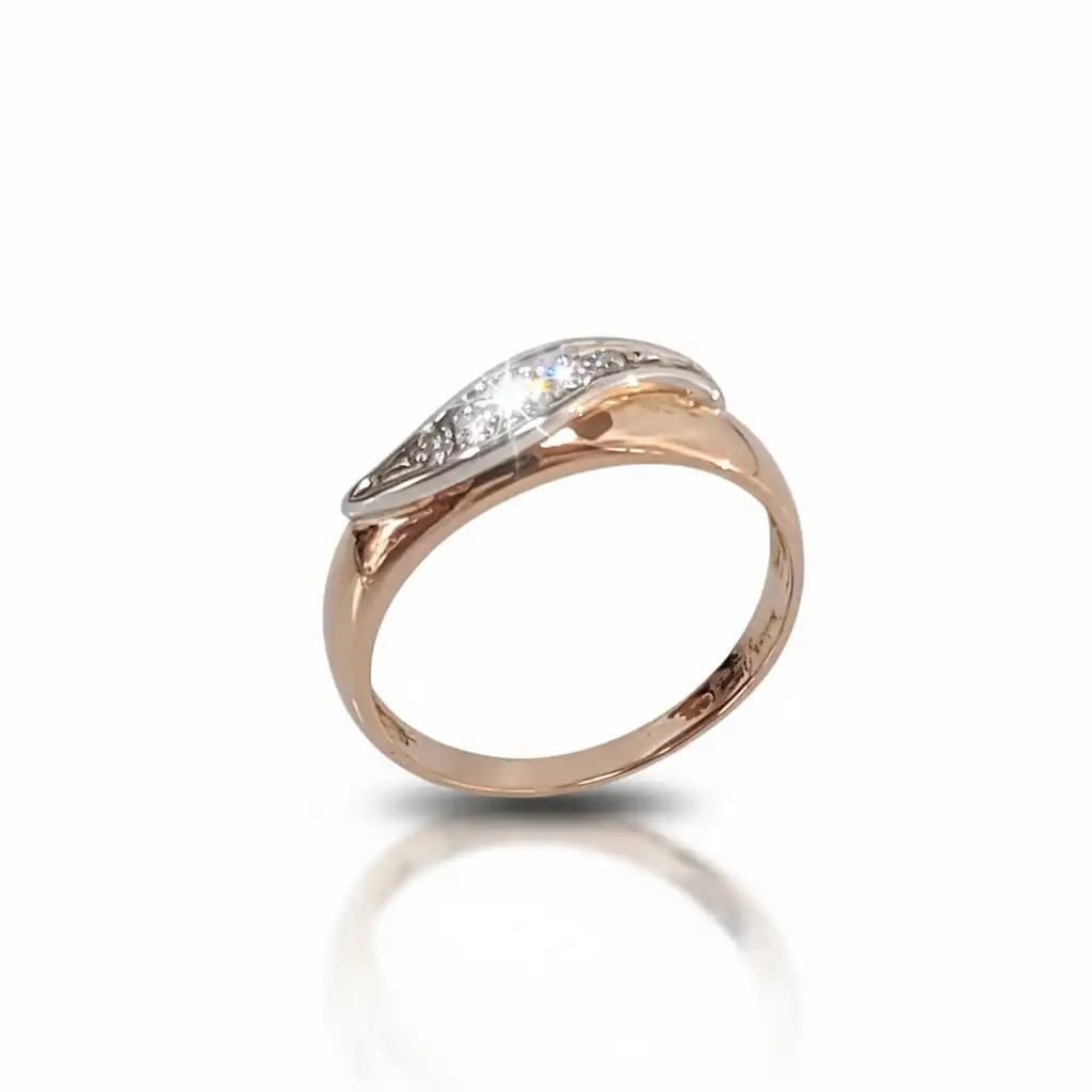 טבעת יהלומים נקיים טבעיים 0.14GVS זהב אדום