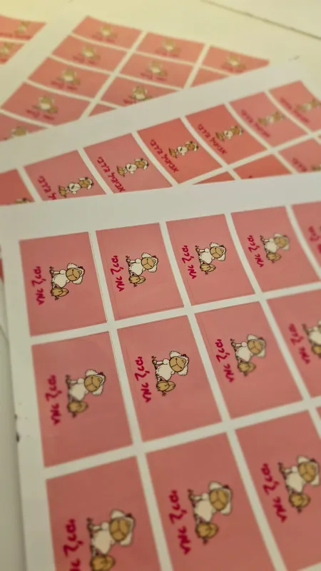 מדבקות שמות