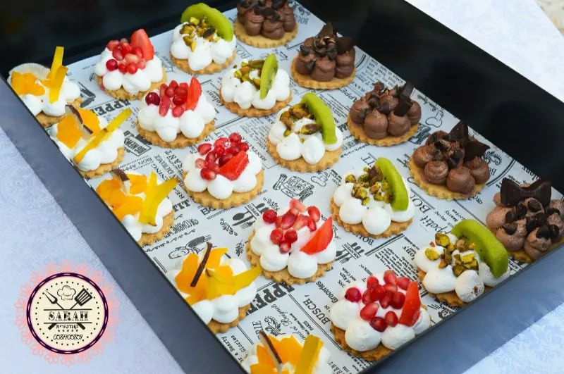 🍒מארז עוגיות בצק פריך שקדים בקישוט פירות עסיסים וטעימים 🍒