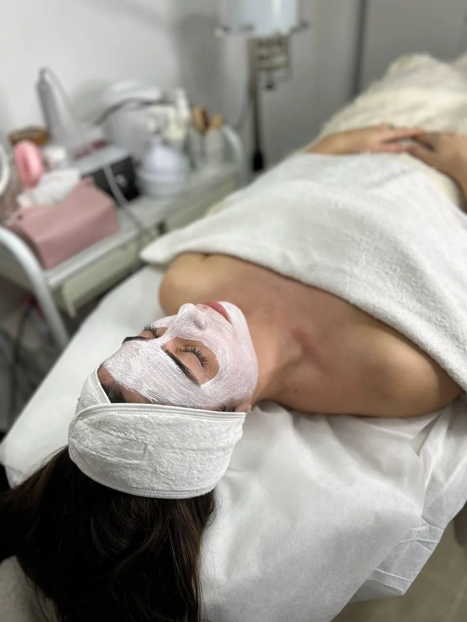 טיפולי הבהרה מקצועיים בראשון לציון | AC Cosmetics