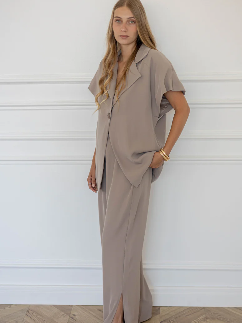 חליפת בלייזר קצר