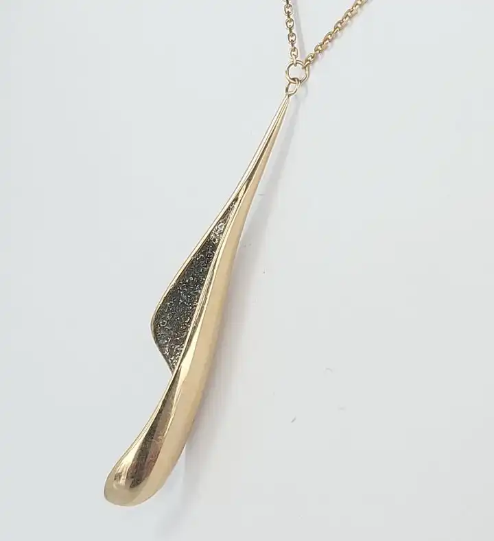 תליון זהב 14K משובץ בזרקוניה  מודרני כולל שרשרת תוצרת איטליה