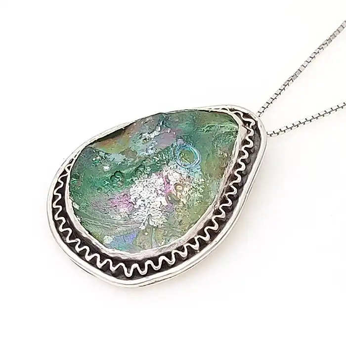 תליון כסף 925 משובץ באבן זכוכית רומית כולל שרשרת