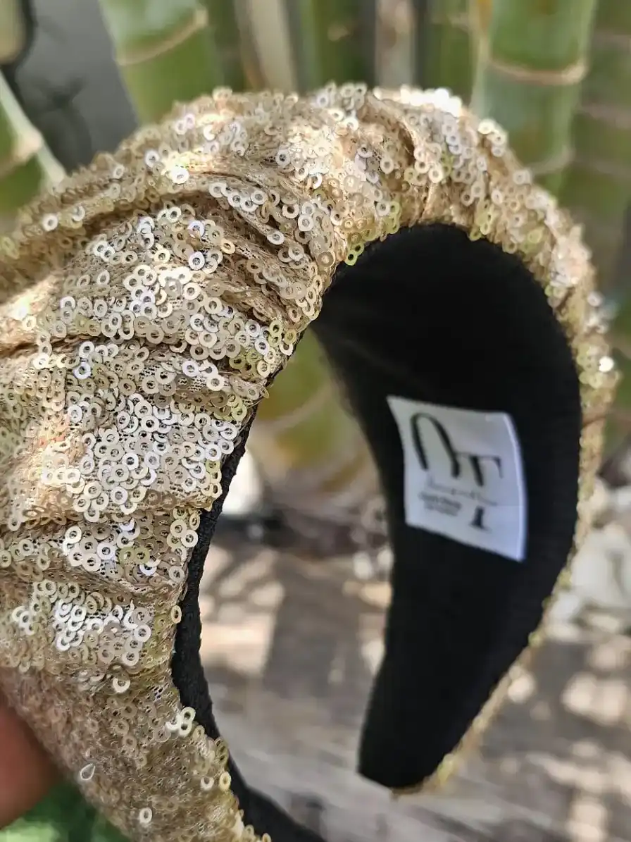 קשת פייטים זהב