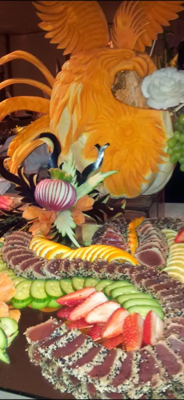 מזנון טונה טטאקי – שילוב מושלם של טעם ופרזנטציה