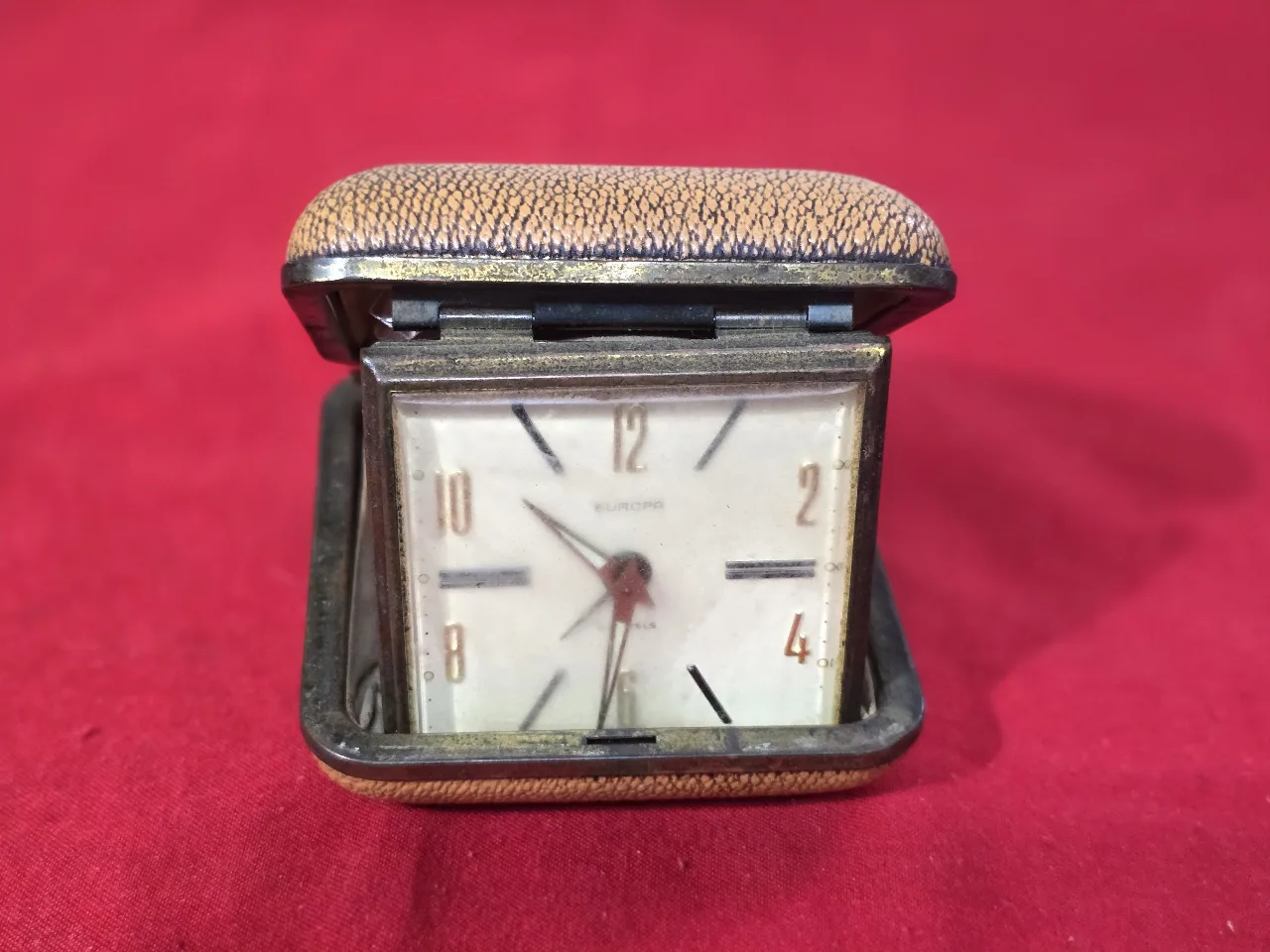 שעון מעורר נסיעות וינט'ג של המותג Europa (אירופה) שיוצר בגרמניה שנות ה-50\60