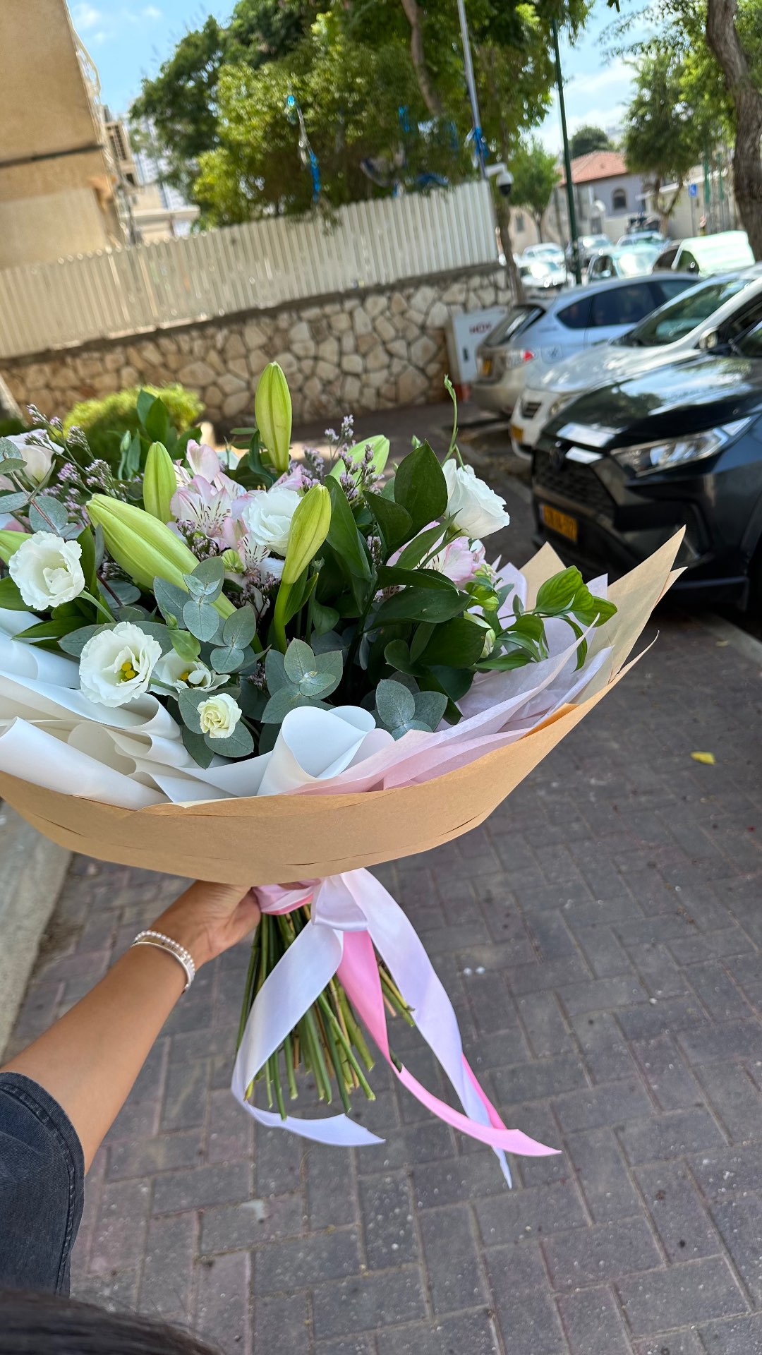 זר פרחים גדול