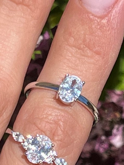 טבעת אבן אובלית