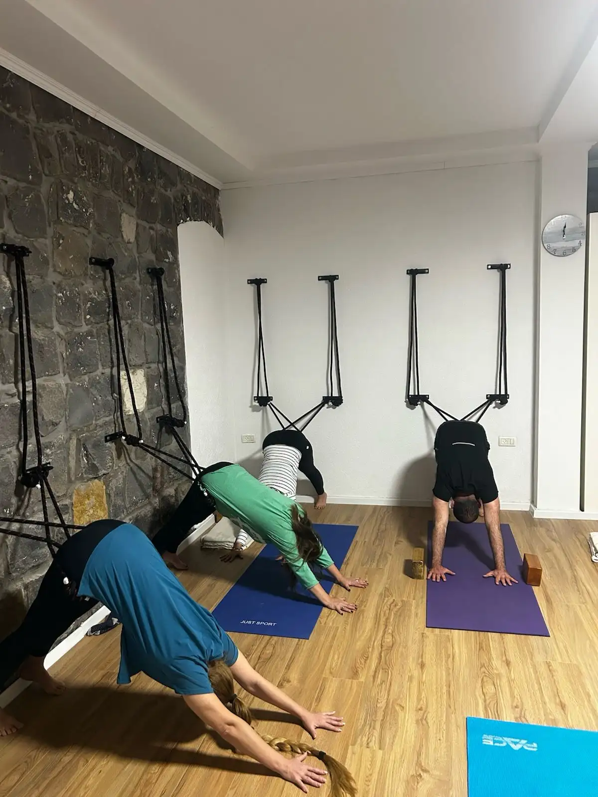 שיעור יוגה קבוצתי