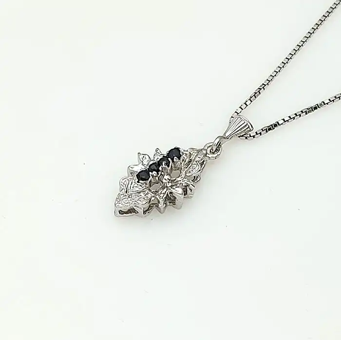 תליון  כסף 925  משובץ באבנים   ספירים  אמתיים  כולל  שרשרת