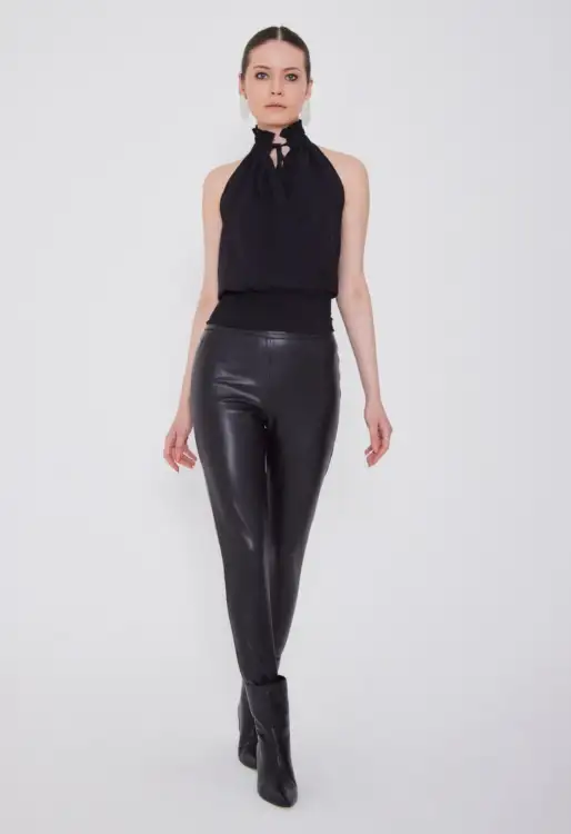 חולצת VIKI קולר 