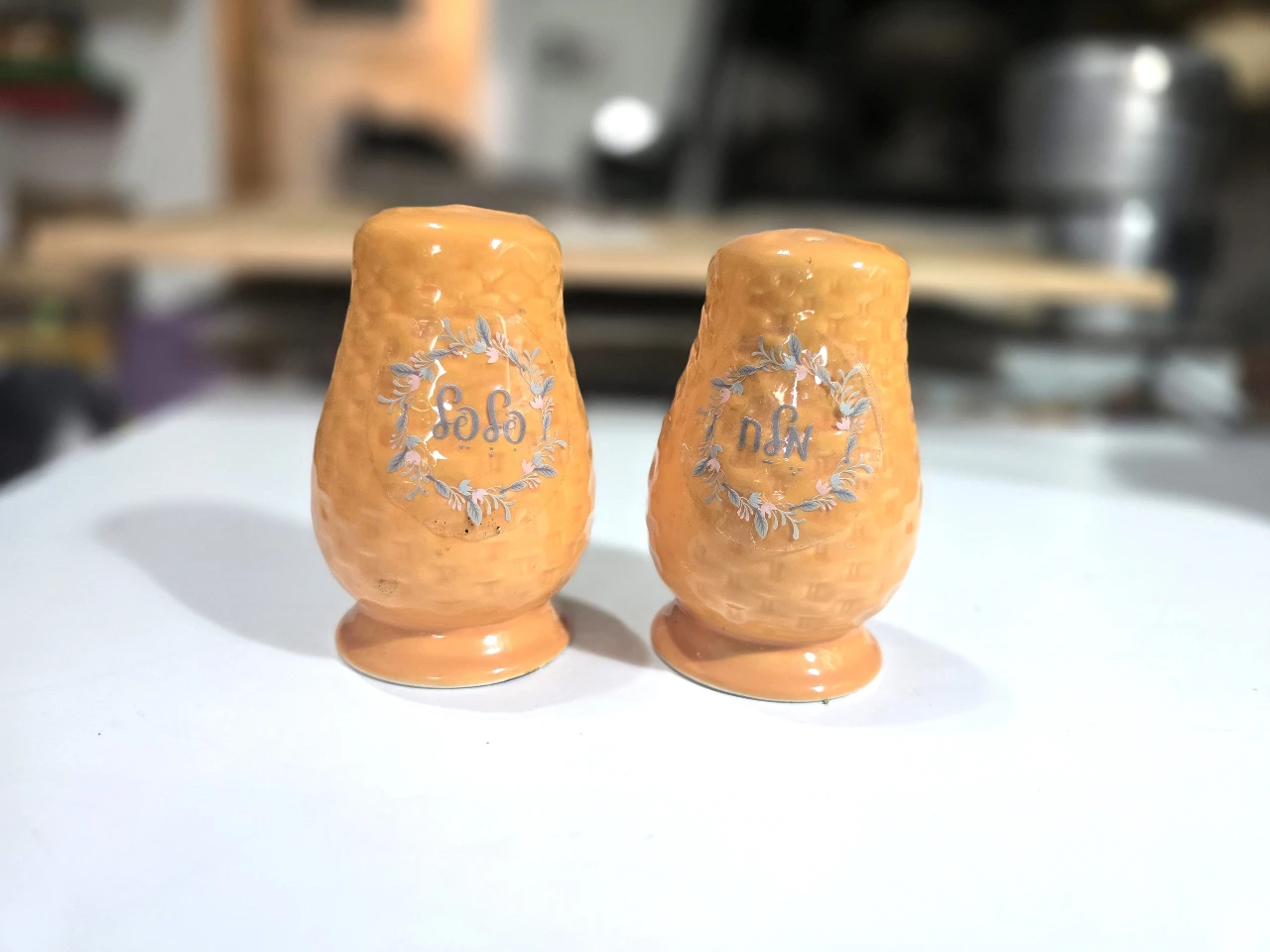 צמד כלים לאכסון פלפל ומלח גובה 10 ס'מ קרמיקה
