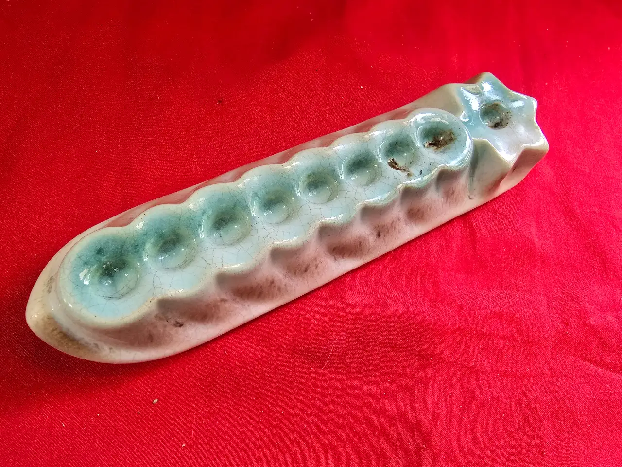 חנוכיה מקרמיקה כנראה שנות ה.50\60 יש דמיון לח'ב פחר