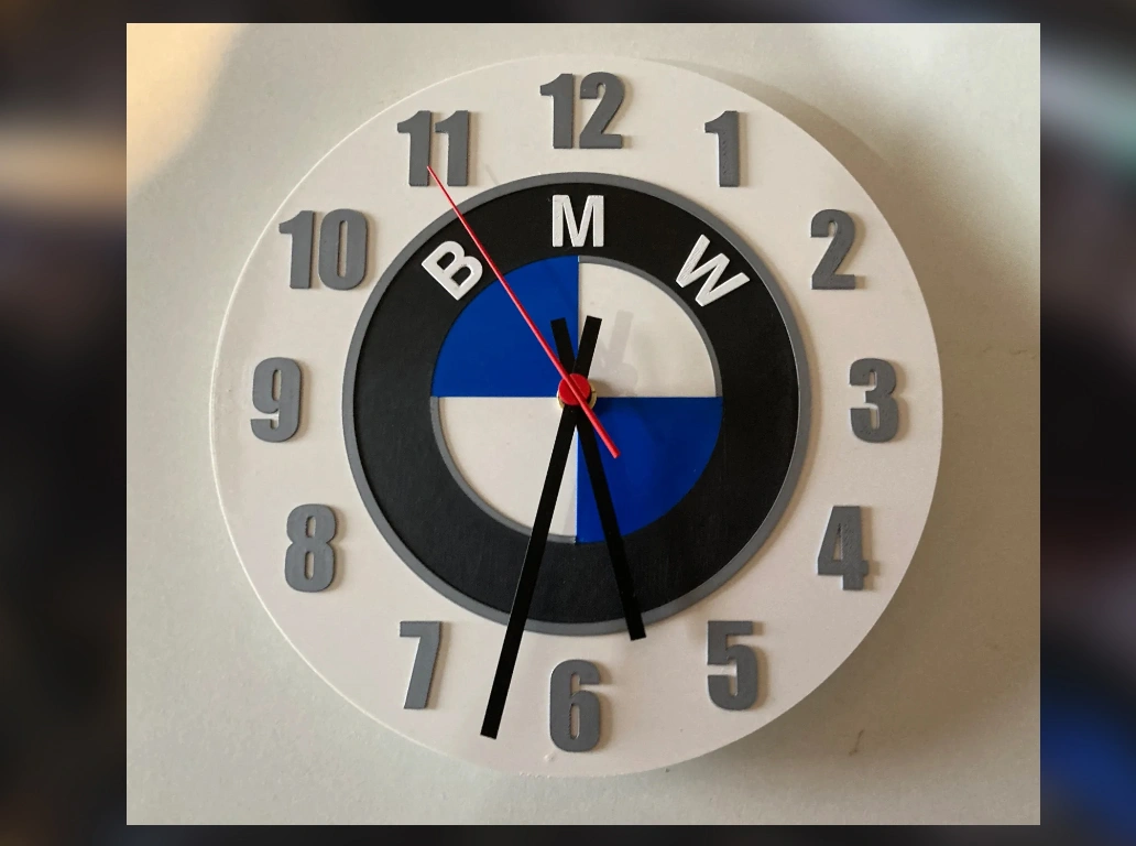 שעון בעיצוב - BMW