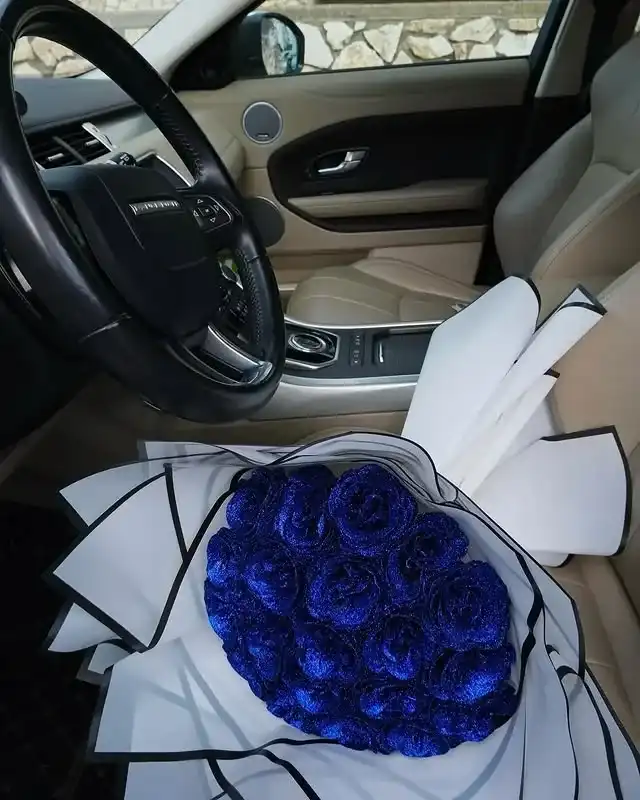 זר ורדים 10 יחידות