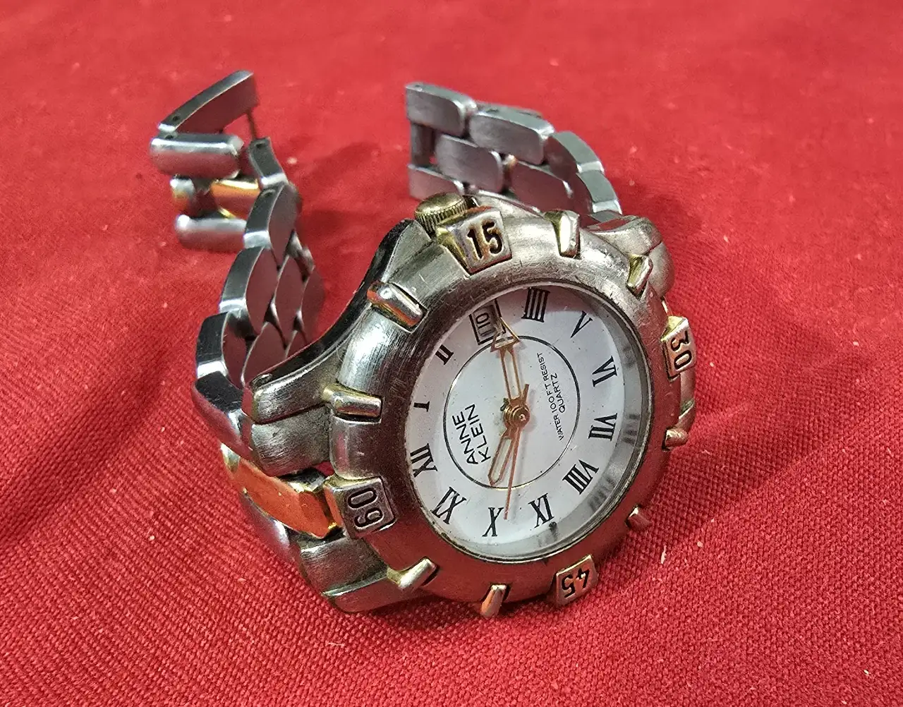 שעון יד של ח'ב Anne Klein מותג אמרקאי שעון יד לנשים חוסר בסוללה