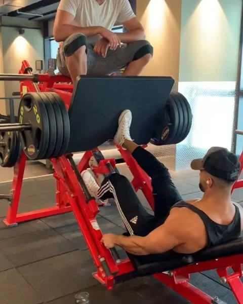 אימוני כוח קבוצתיים