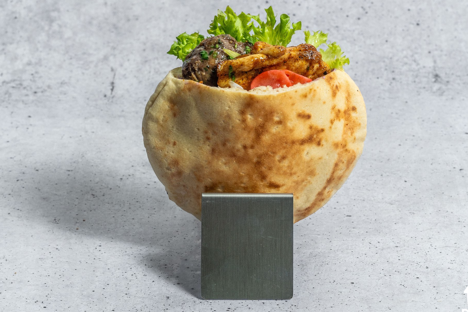 פיתה פרגית וקבב – שילוב מנצח של עסיסיות ותיבול מושלם