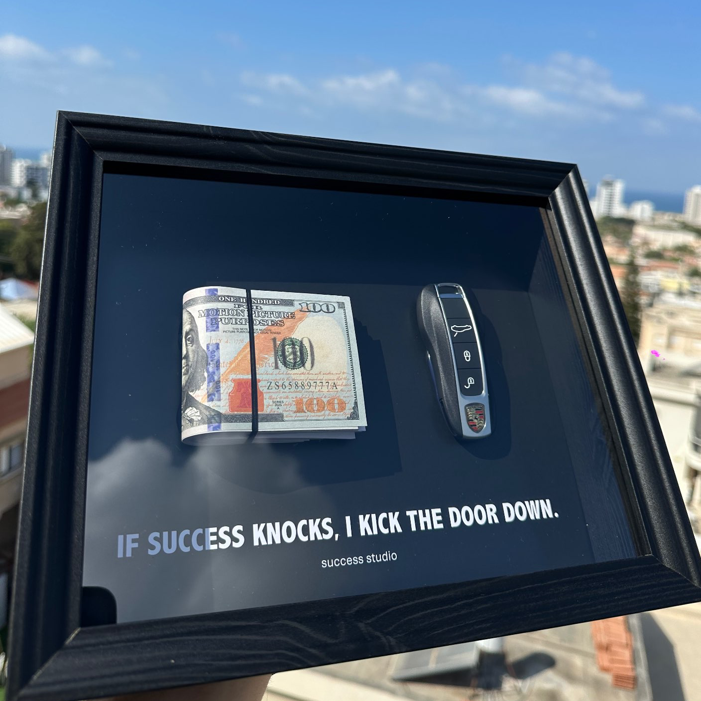 מסגרת Porsche ודולרים