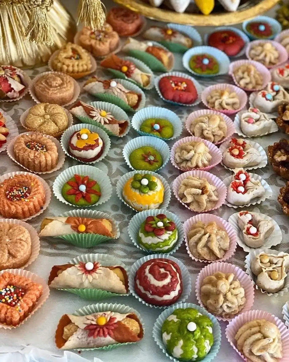 מגש עם 50 עוגיות מעורבב