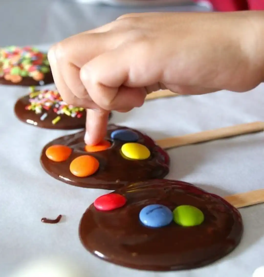 סדנת שוקולד לכל גיל בקדימה-צורן | לאכול את החלום