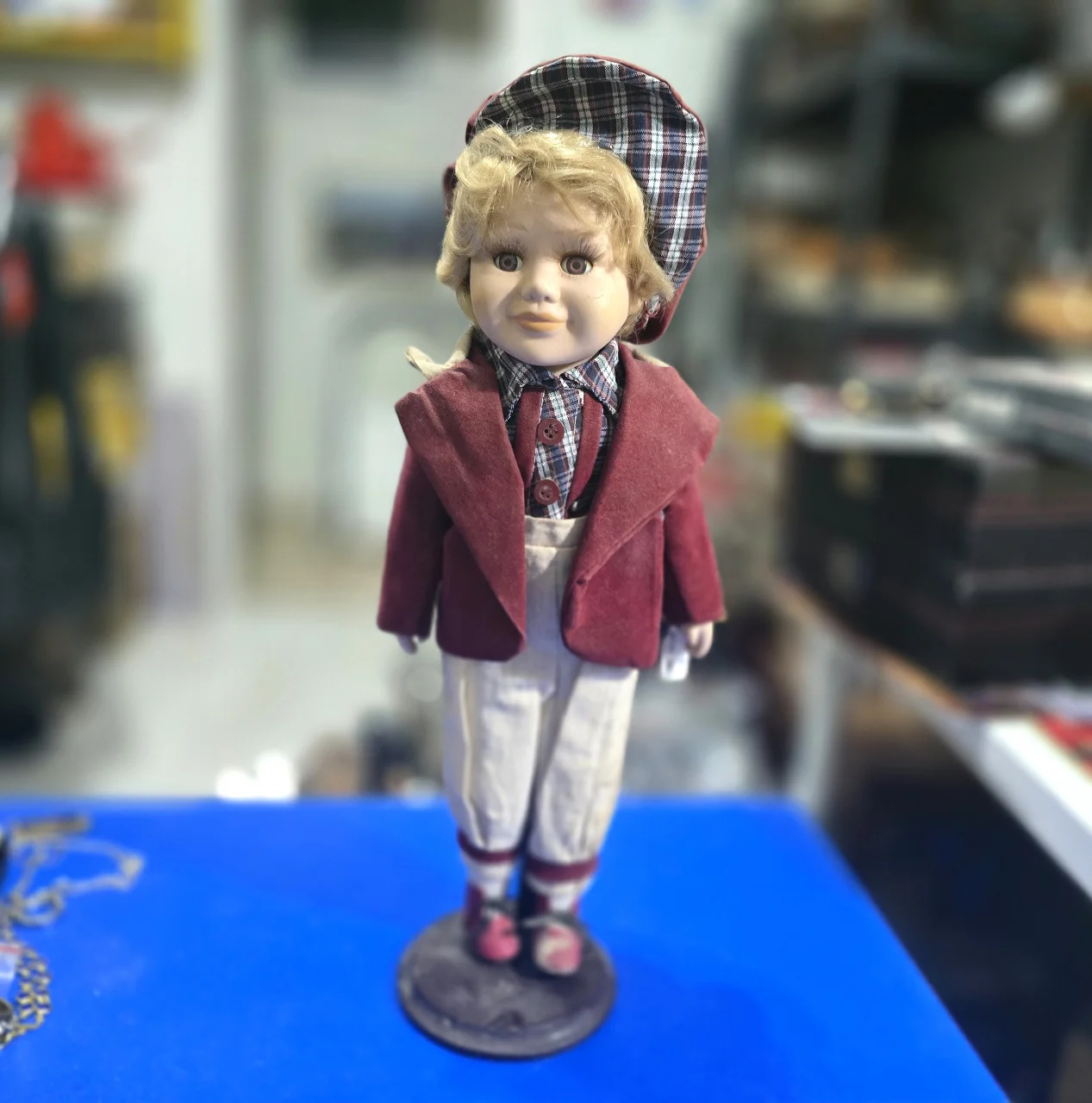 בובת וינט'ג יפיפיה עם סטנד כנראה שמשה כבובת נוי גובה 45 ס'מ