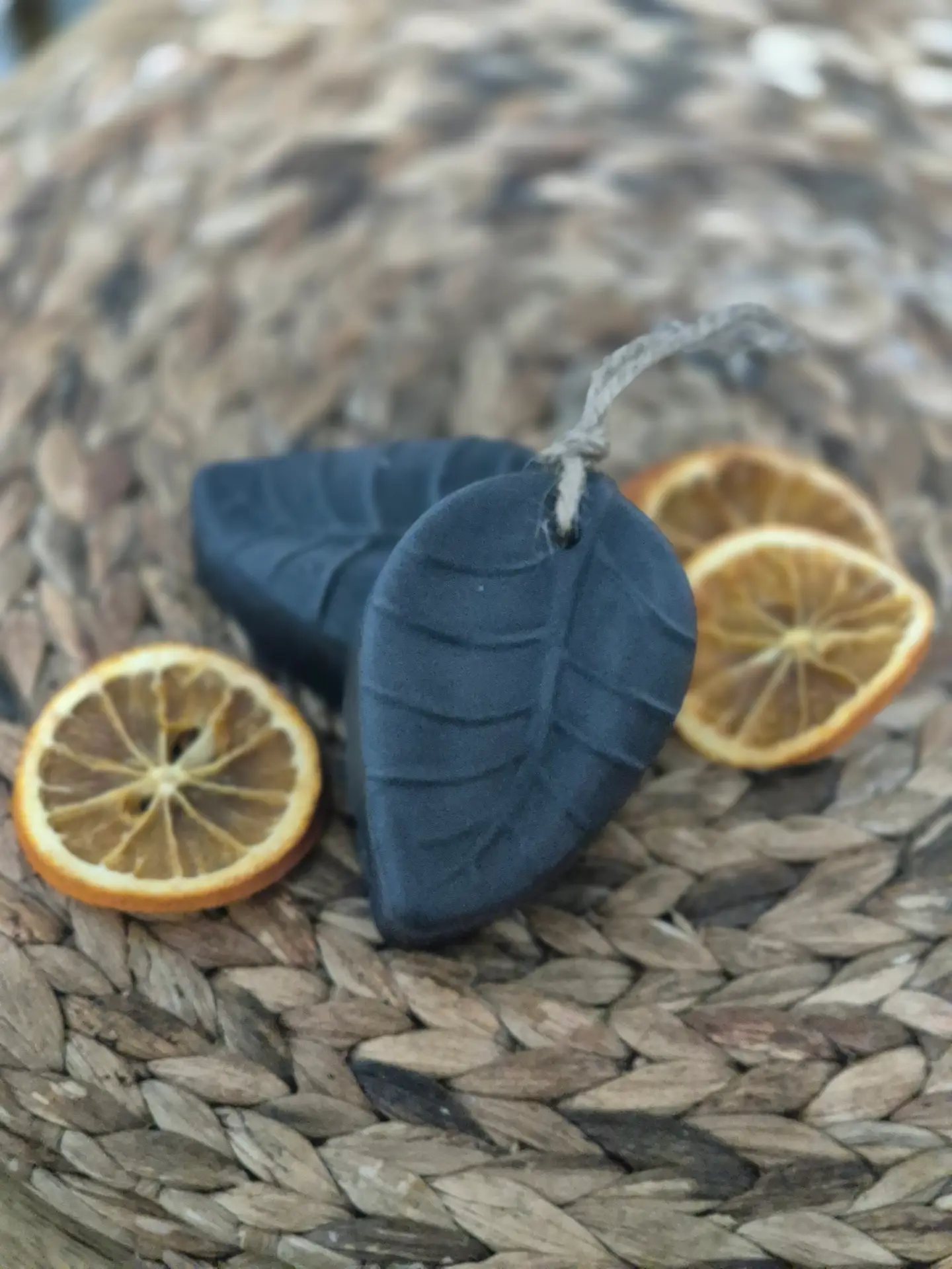 סבון פחם שחור חמאת שיאה לאקנה ועור שומני