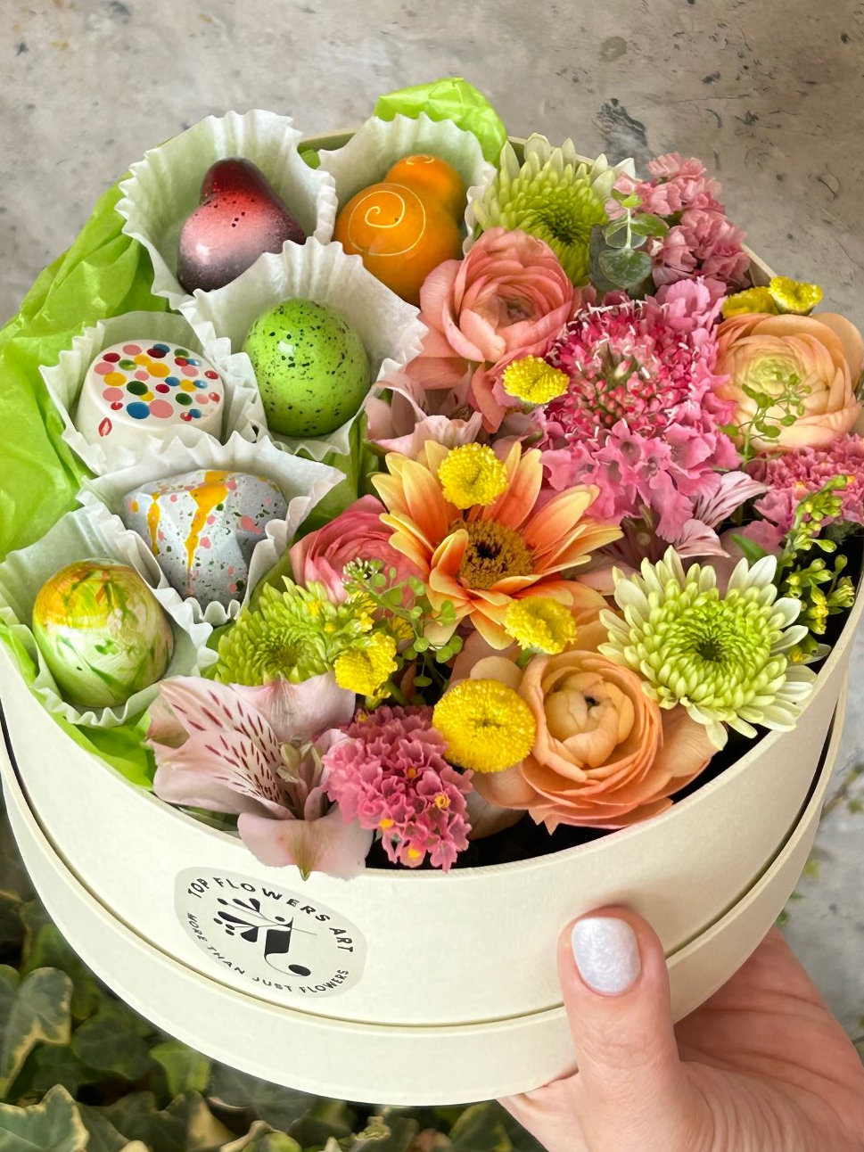 קופסא עם סוכריות שוקולד עבודת יד