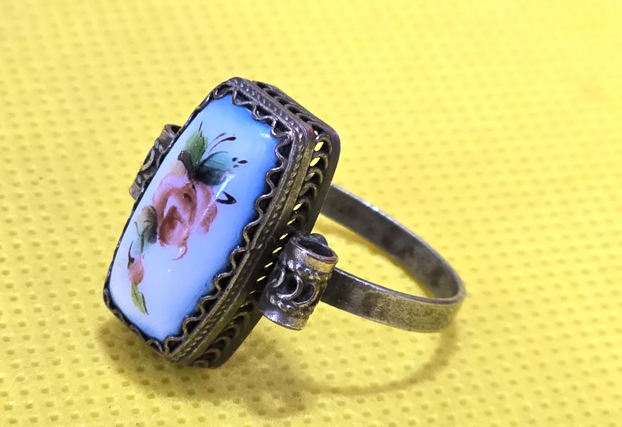 טבעת כסף מידה 8 עם פרח אמייאל