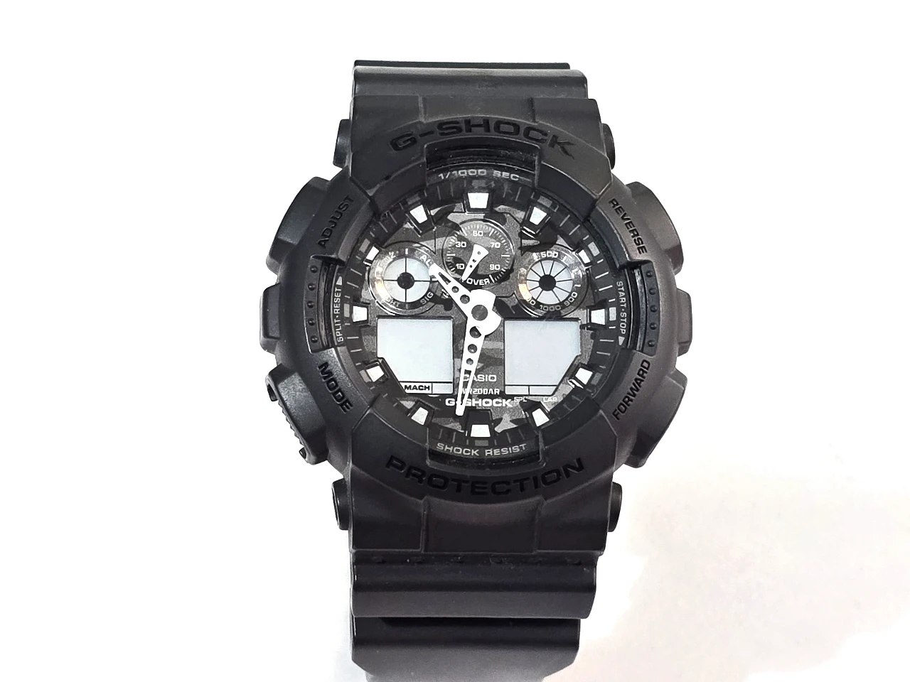 זוג שעונים האחד הקטו דיגטלי והגדול שעון צלילה ל.200 מ' השעון של ח'ב קסיו Casio דגם GA-100CF,חוסר בסוללה בגדול