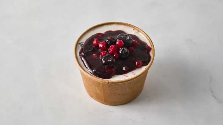 מסקרפונה וניל ופירות יער