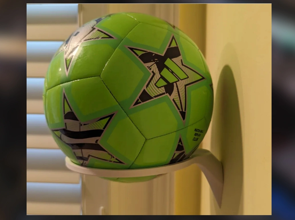 ממעמד לכדורים - לתצוגה