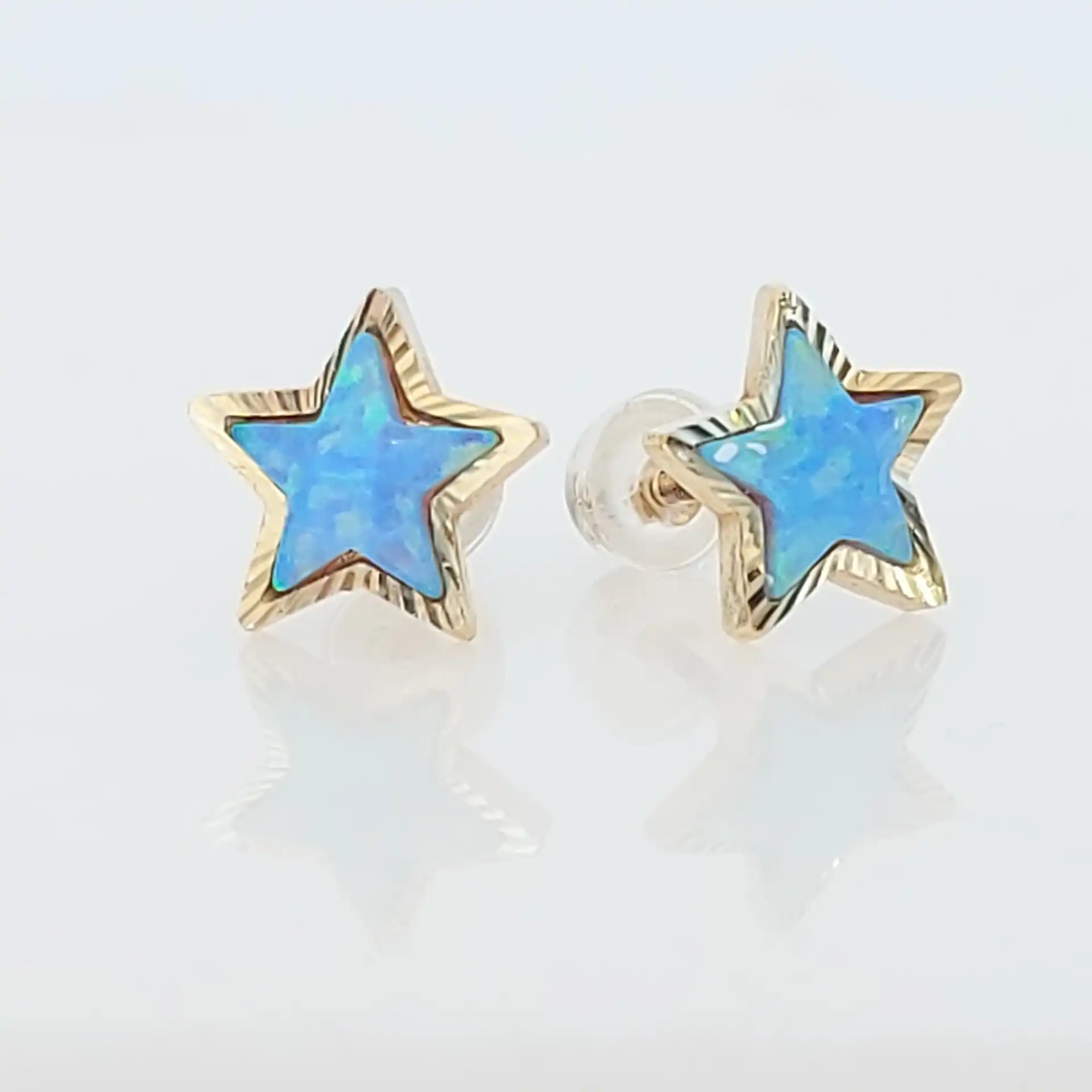 עגילי כוכב צמודים עם אבן אופל זהב 14K