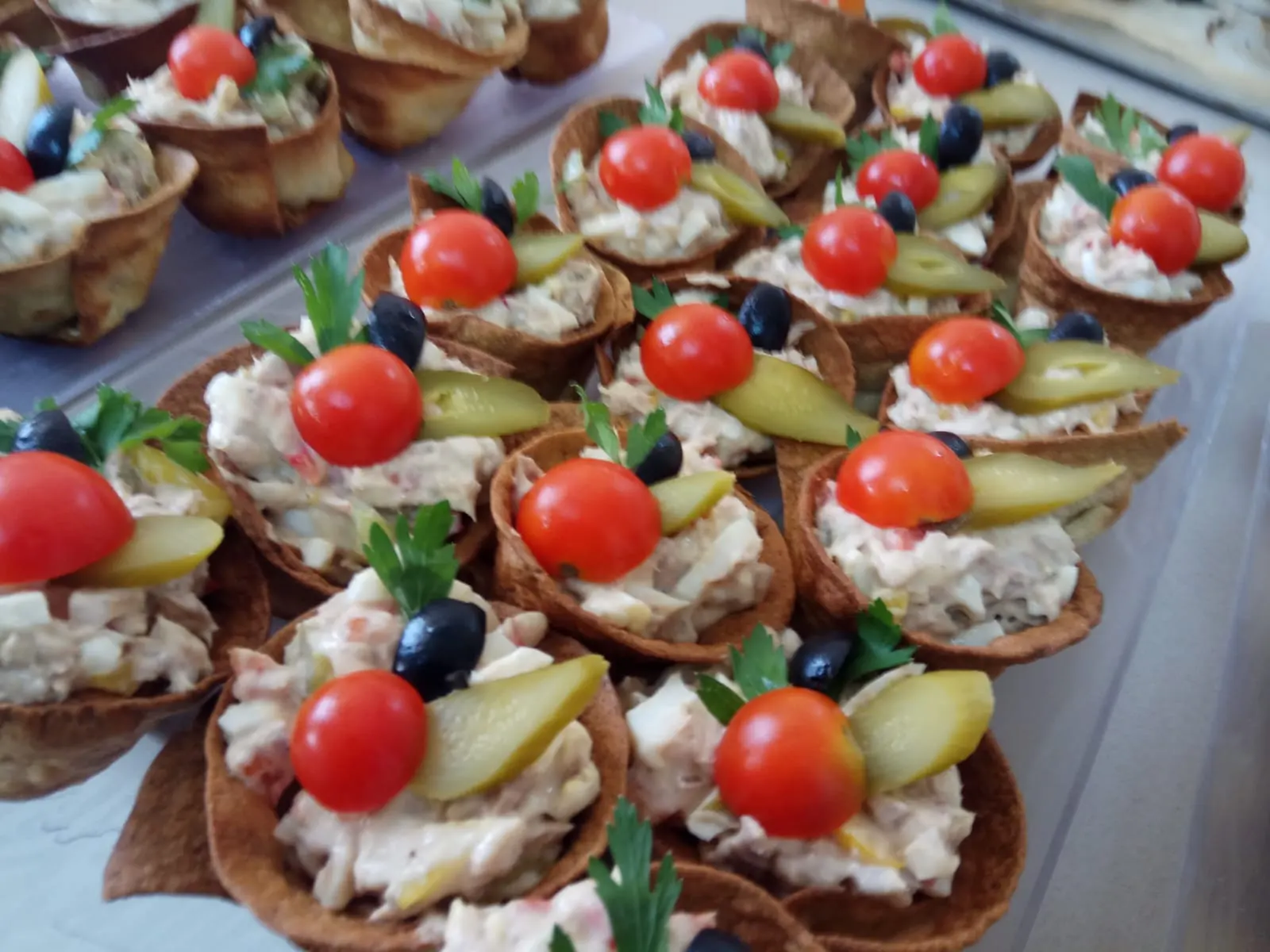 מגשי אירוח מגוונים