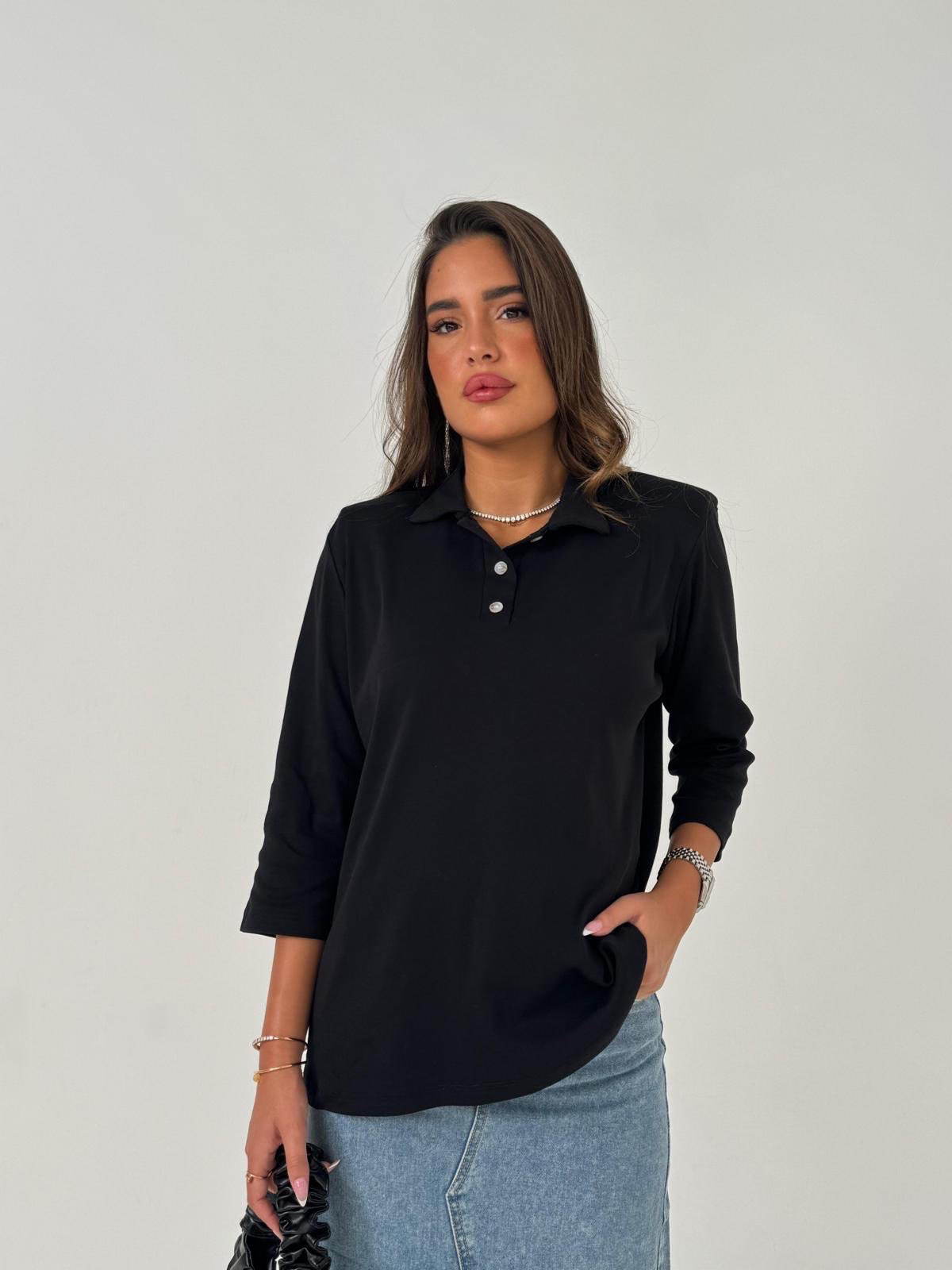 טי שרט כפתורים שחור