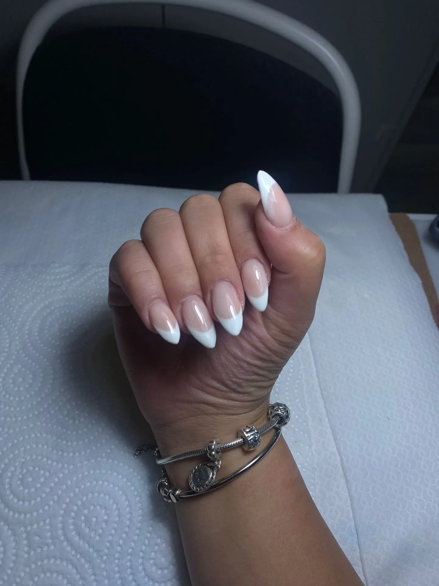 מילוי באקריל