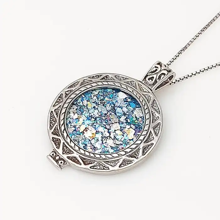 תליון כסף 925 משובץ באבן זכוכית רומית כולל שרשרת