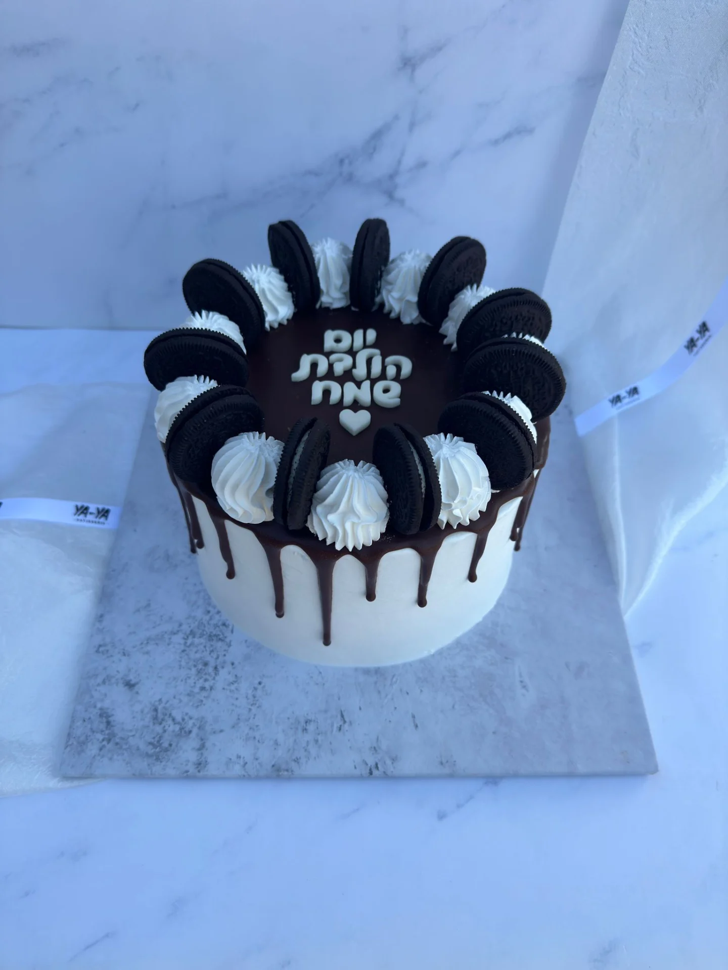 עוגת אוריאו מעוצבת בהתאמה אישית | Ya-Ya Patisserie