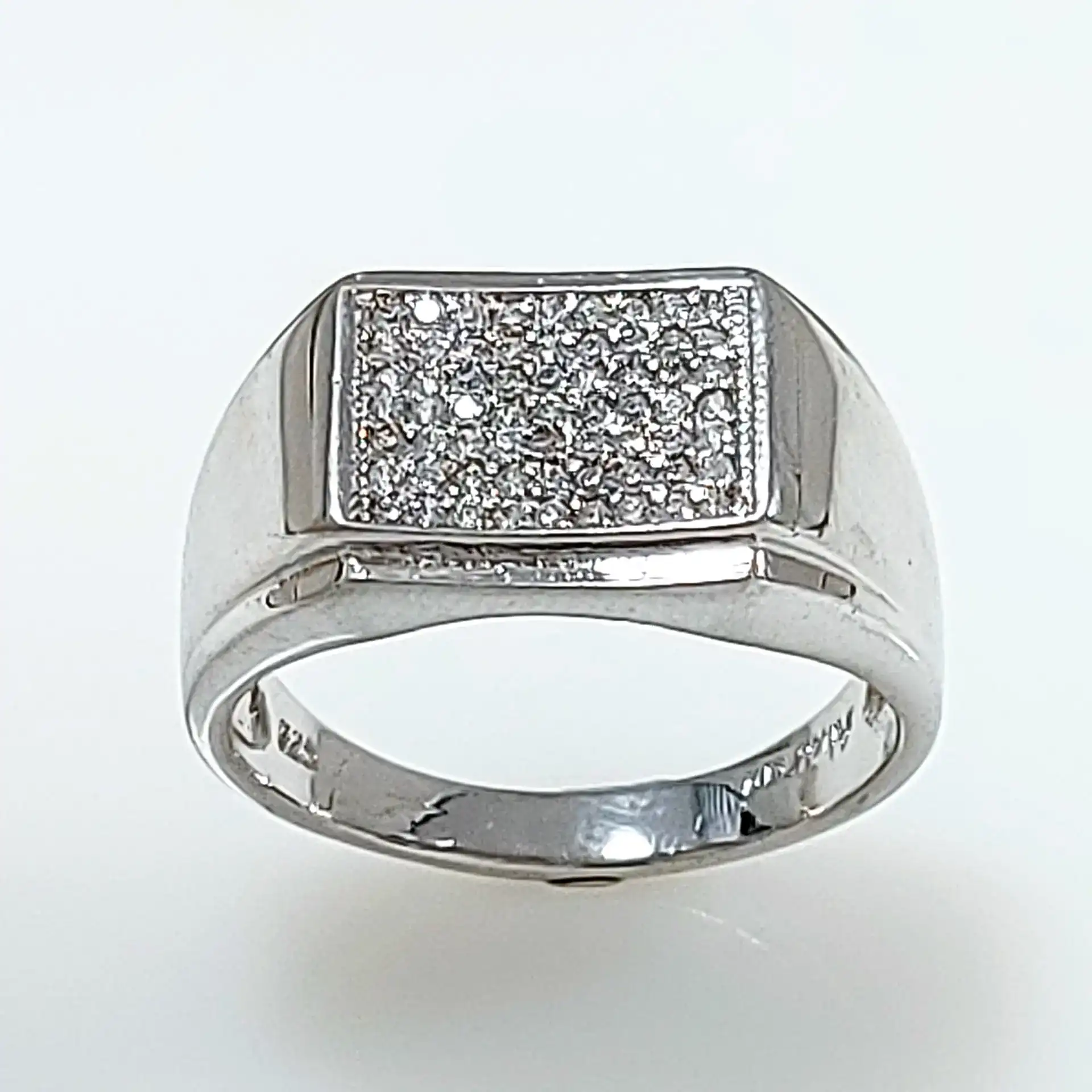 טבעת כסף לגבר משובצת בזירקוניה תוצרת איטליה