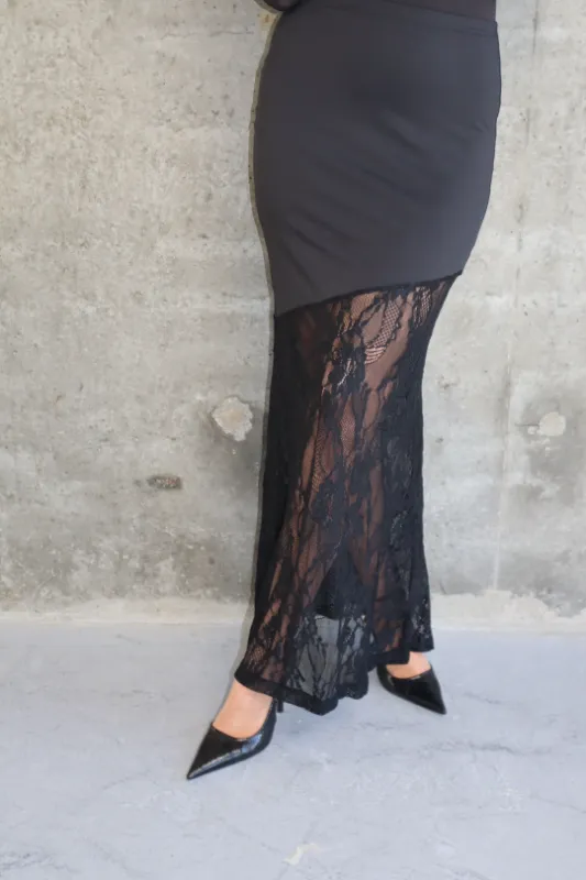 חצאית תחרה אלגנט